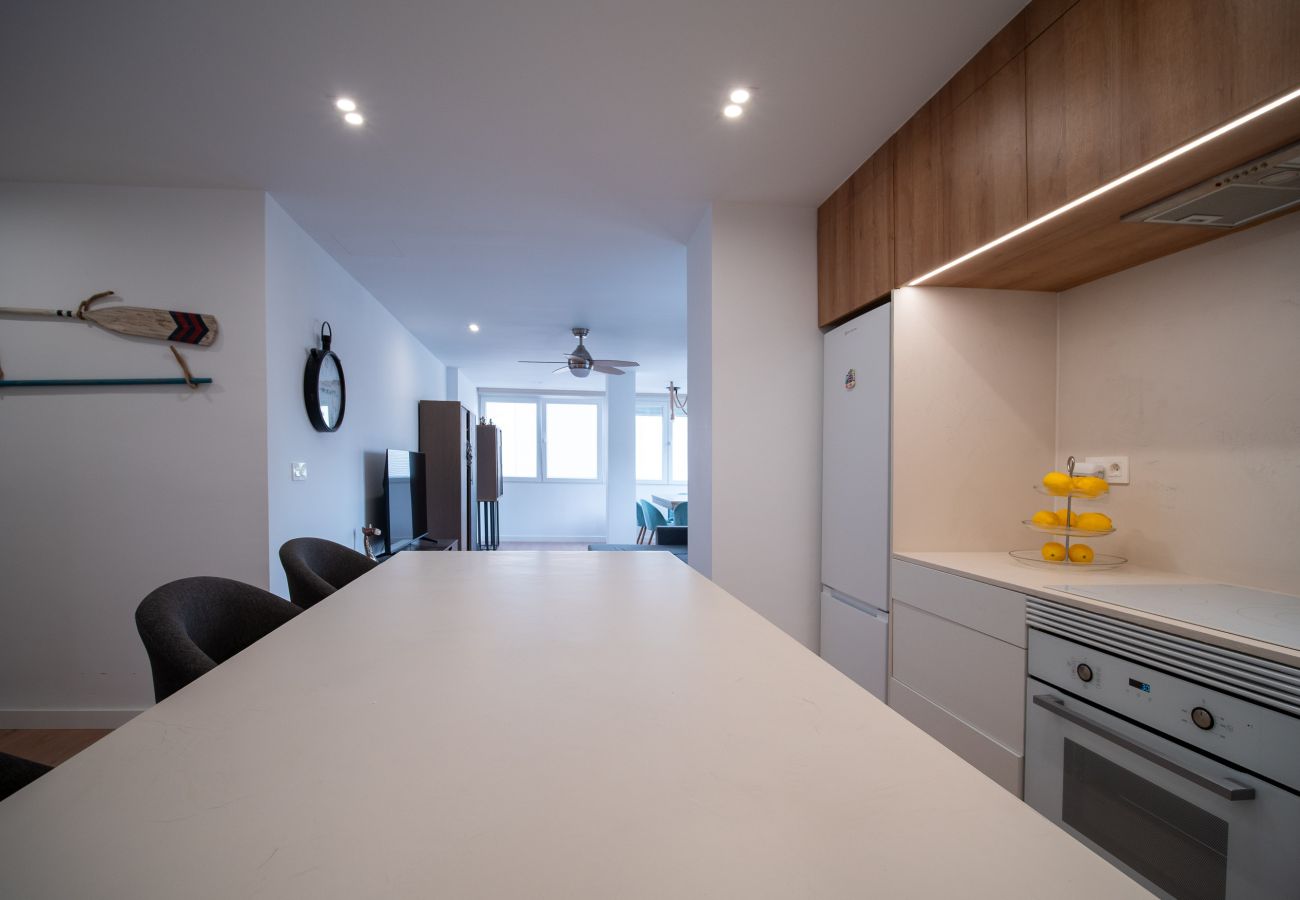 Apartment in Benidorm - 2BR Ocean II Flat - Parking & 2’ to Levante Beach Apartment in Benidorm - 2BR Ocean II Flat - Parking & 2’ to Levante Beach