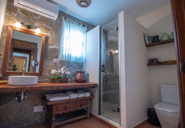 House in Santa María de Guía - 6BR Fire House Sanctuary-Terrace & Barbacue House in Santa María de Guía - 6BR Fire House Sanctuary-Terrace & Barbacue