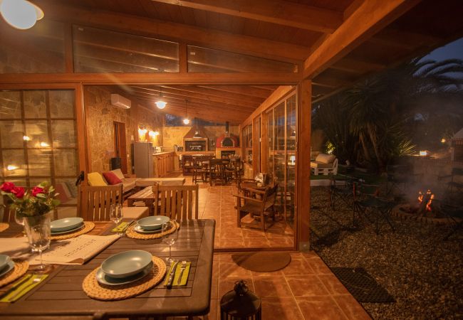 House in Santa María de Guía - 6BR Fire House Sanctuary-Terrace & Barbacue House in Santa María de Guía - 6BR Fire House Sanctuary-Terrace & Barbacue