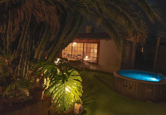 House in Santa María de Guía - 6BR Fire House Sanctuary-Terrace & Barbacue House in Santa María de Guía - 6BR Fire House Sanctuary-Terrace & Barbacue