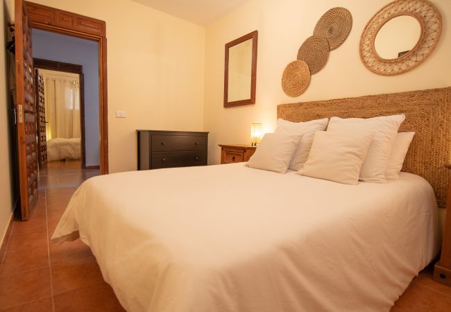 House in Santa María de Guía - 6BR Fire House Sanctuary-Terrace & Barbacue House in Santa María de Guía - 6BR Fire House Sanctuary-Terrace & Barbacue