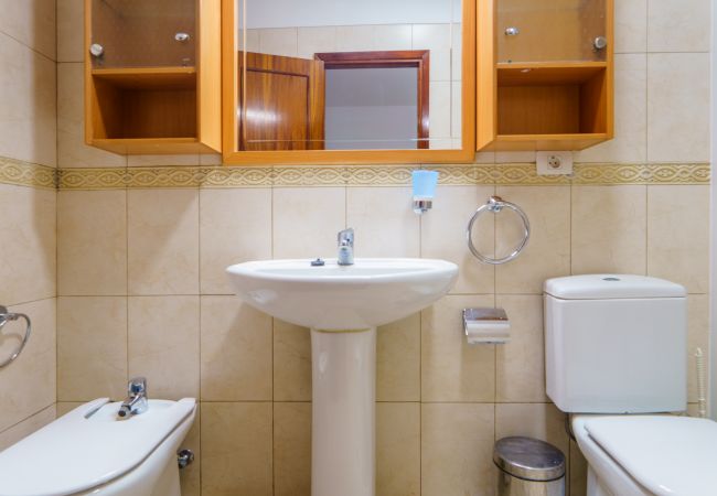 Rent by room in Santa Cruz de Tenerife - Living Sol - Centric Urban Room 1 Rent by room in Santa Cruz de Tenerife - Living Sol - Centric Urban Room 1