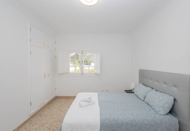 House in Arucas - 4BR Chalet El Romero-Private Pool, BBQ & Chill House in Arucas - 4BR Chalet El Romero-Private Pool, BBQ & Chill