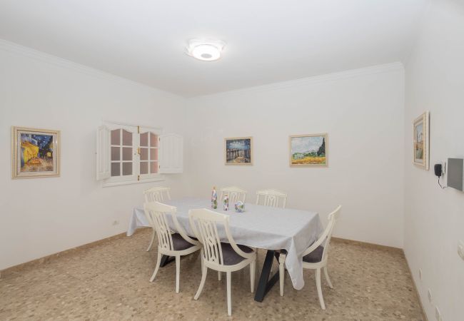 House in Arucas - 4BR Chalet El Romero-Private Pool, BBQ & Chill House in Arucas - 4BR Chalet El Romero-Private Pool, BBQ & Chill