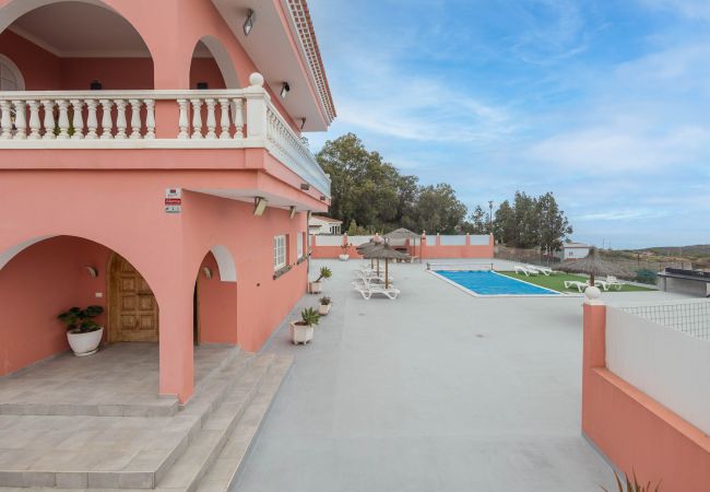 House in Arucas - 4BR Chalet El Romero-Private Pool, BBQ & Chill House in Arucas - 4BR Chalet El Romero-Private Pool, BBQ & Chill