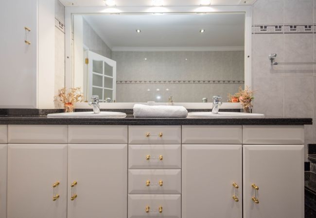 House in Arucas - 4BR Chalet El Romero-Private Pool, BBQ & Chill House in Arucas - 4BR Chalet El Romero-Private Pool, BBQ & Chill