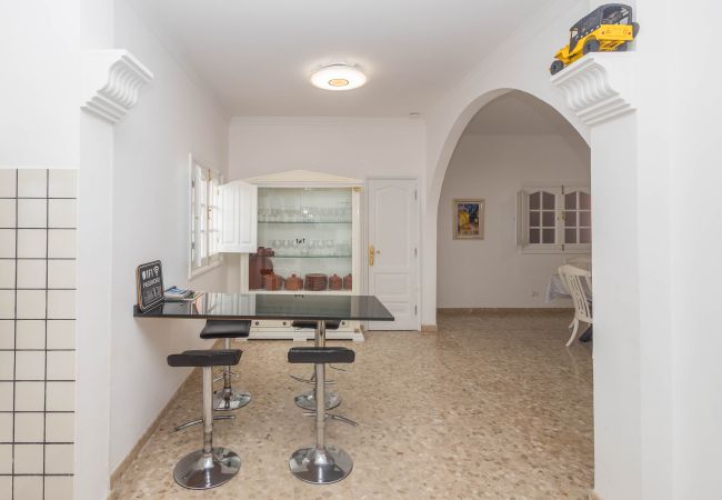 House in Arucas - 4BR Chalet El Romero-Private Pool, BBQ & Chill House in Arucas - 4BR Chalet El Romero-Private Pool, BBQ & Chill