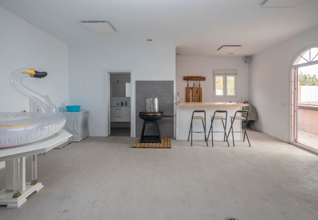 House in Arucas - 4BR Chalet El Romero-Private Pool, BBQ & Chill House in Arucas - 4BR Chalet El Romero-Private Pool, BBQ & Chill