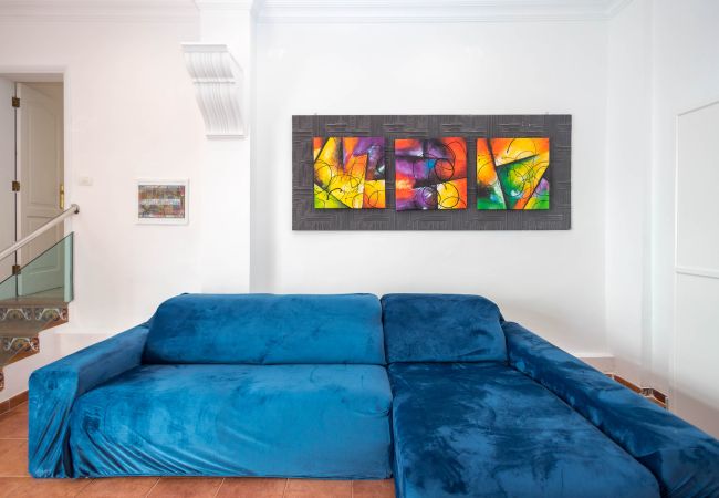 House in Arucas - 4BR Chalet El Romero-Private Pool, BBQ & Chill House in Arucas - 4BR Chalet El Romero-Private Pool, BBQ & Chill