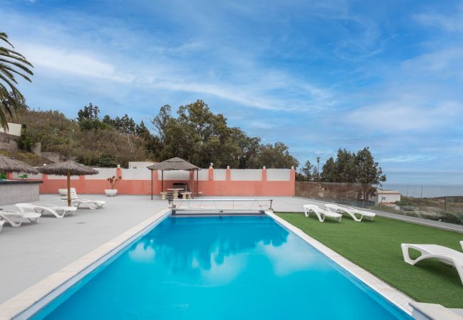 House in Arucas - 4BR Chalet El Romero-Private Pool, BBQ & Chill House in Arucas - 4BR Chalet El Romero-Private Pool, BBQ & Chill