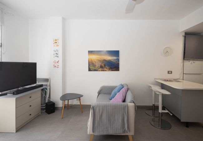 Studio in Las Palmas de Gran Canaria - Cozy Loft & Seaside Views- 1 min Las Canteras Studio in Las Palmas de Gran Canaria - Cozy Loft & Seaside Views- 1 min Las Canteras