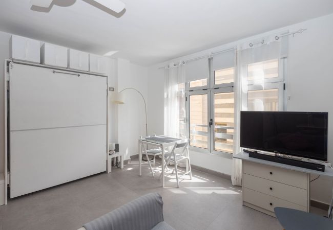 Studio in Las Palmas de Gran Canaria - Cozy Loft & Seaside Views- 1 min Las Canteras Studio in Las Palmas de Gran Canaria - Cozy Loft & Seaside Views- 1 min Las Canteras