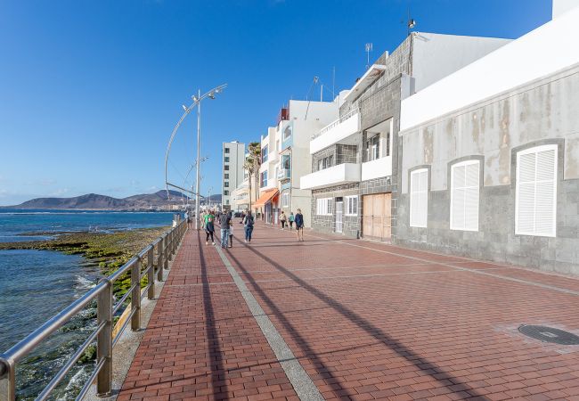 Studio in Las Palmas de Gran Canaria - Cozy Loft & Seaside Views- 1 min Las Canteras Studio in Las Palmas de Gran Canaria - Cozy Loft & Seaside Views- 1 min Las Canteras
