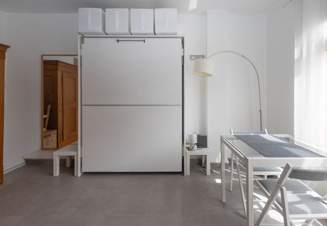 Studio in Las Palmas de Gran Canaria - Cozy Loft & Seaside Views- 1 min Las Canteras Studio in Las Palmas de Gran Canaria - Cozy Loft & Seaside Views- 1 min Las Canteras