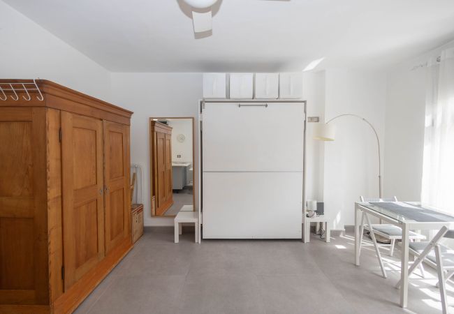 Studio in Las Palmas de Gran Canaria - Cozy Loft & Seaside Views- 1 min Las Canteras Studio in Las Palmas de Gran Canaria - Cozy Loft & Seaside Views- 1 min Las Canteras