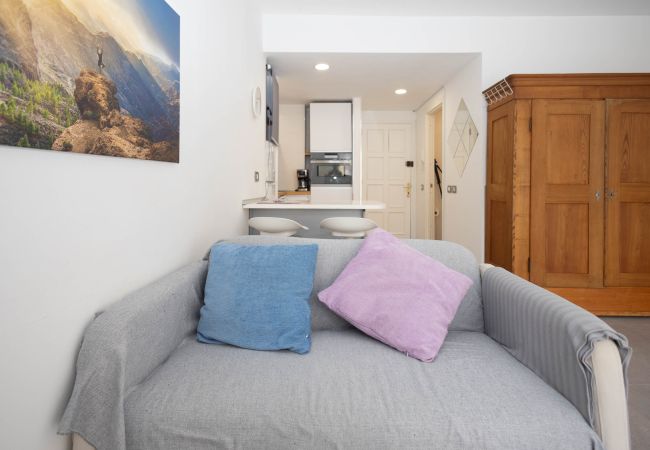 Studio in Las Palmas de Gran Canaria - Cozy Loft & Seaside Views- 1 min Las Canteras Studio in Las Palmas de Gran Canaria - Cozy Loft & Seaside Views- 1 min Las Canteras