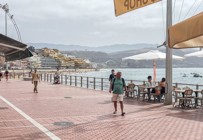 Studio in Las Palmas de Gran Canaria - Cozy Loft & Seaside Views- 1 min Las Canteras Studio in Las Palmas de Gran Canaria - Cozy Loft & Seaside Views- 1 min Las Canteras