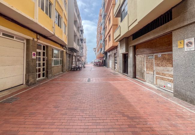 Studio in Las Palmas de Gran Canaria - Cozy Loft & Seaside Views- 1 min Las Canteras Studio in Las Palmas de Gran Canaria - Cozy Loft & Seaside Views- 1 min Las Canteras