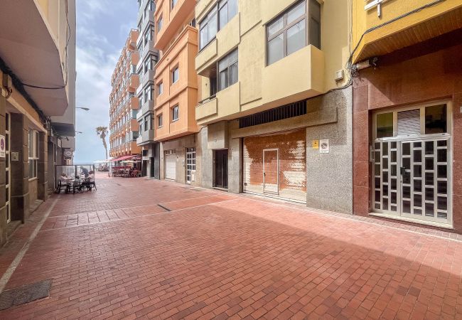 Studio in Las Palmas de Gran Canaria - Cozy Loft & Seaside Views- 1 min Las Canteras Studio in Las Palmas de Gran Canaria - Cozy Loft & Seaside Views- 1 min Las Canteras
