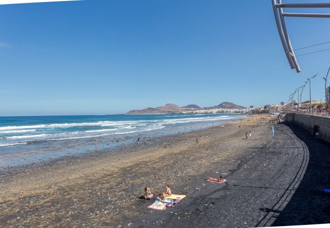 Studio in Las Palmas de Gran Canaria - Cozy Loft & Seaside Views- 1 min Las Canteras Studio in Las Palmas de Gran Canaria - Cozy Loft & Seaside Views- 1 min Las Canteras