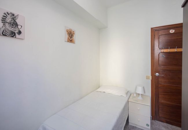 Apartment in Las Palmas de Gran Canaria - 3BR Urban Flat - Centric & Confortable Apartment in Las Palmas de Gran Canaria - 3BR Urban Flat - Centric & Confortable