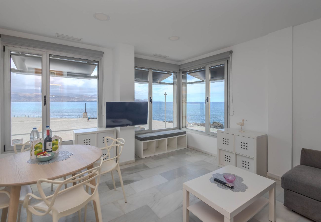 Apartment in Las Palmas de Gran Canaria - Bright 2BR Flat – Beachfront Las Canteras 2