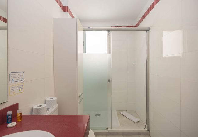 Apartment in Las Palmas de Gran Canaria - Bright 2BR Flat – Beachfront Las Canteras 3 Apartment in Las Palmas de Gran Canaria - Bright 2BR Flat – Beachfront Las Canteras 3