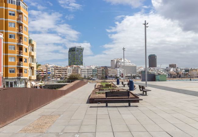 Apartment in Las Palmas de Gran Canaria - Bright 2BR Flat – Beachfront Las Canteras 3 Apartment in Las Palmas de Gran Canaria - Bright 2BR Flat – Beachfront Las Canteras 3