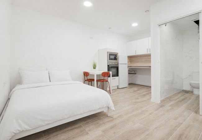 Studio in Sant Martí Sarroca - Apartahotel Sant Marti Suites - 2B