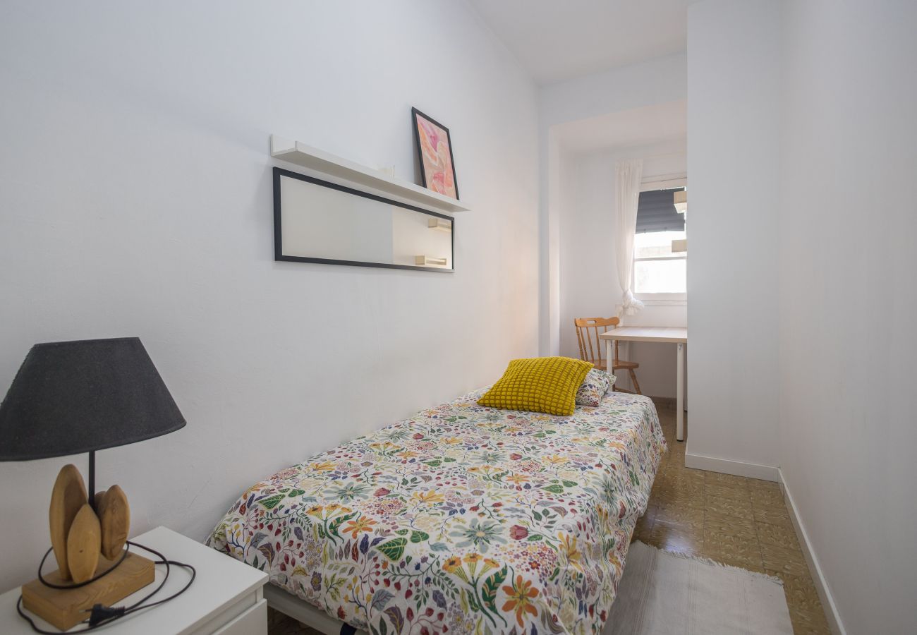 Rent by room in Las Palmas de Gran Canaria - Room Granate
